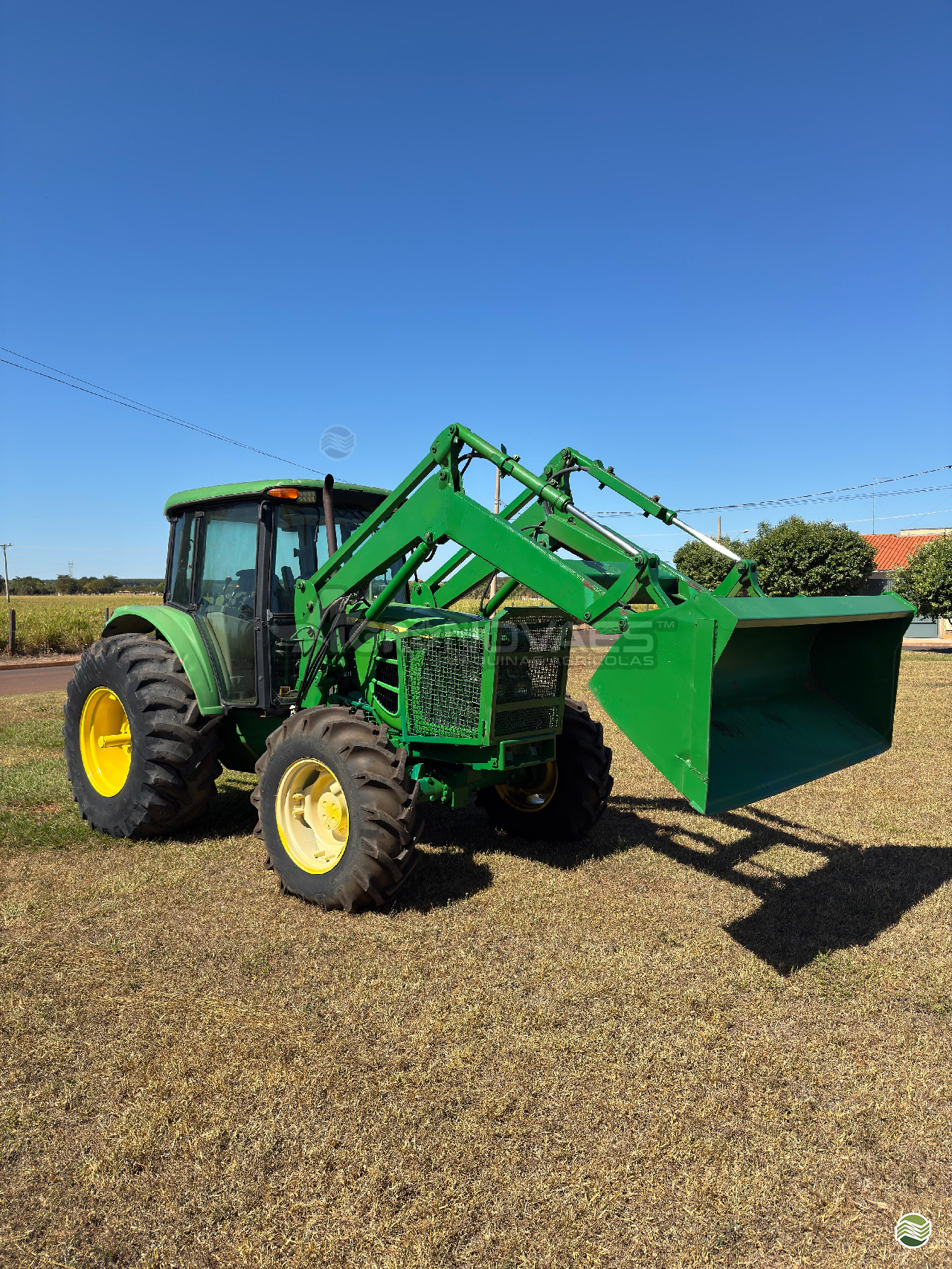 TRATOR JOHN DEERE JOHN DEERE 6110J Tração 4x4 Agro Novaes Máquinas Agrícolas FERNANDOPOLIS SÃO PAULO SP